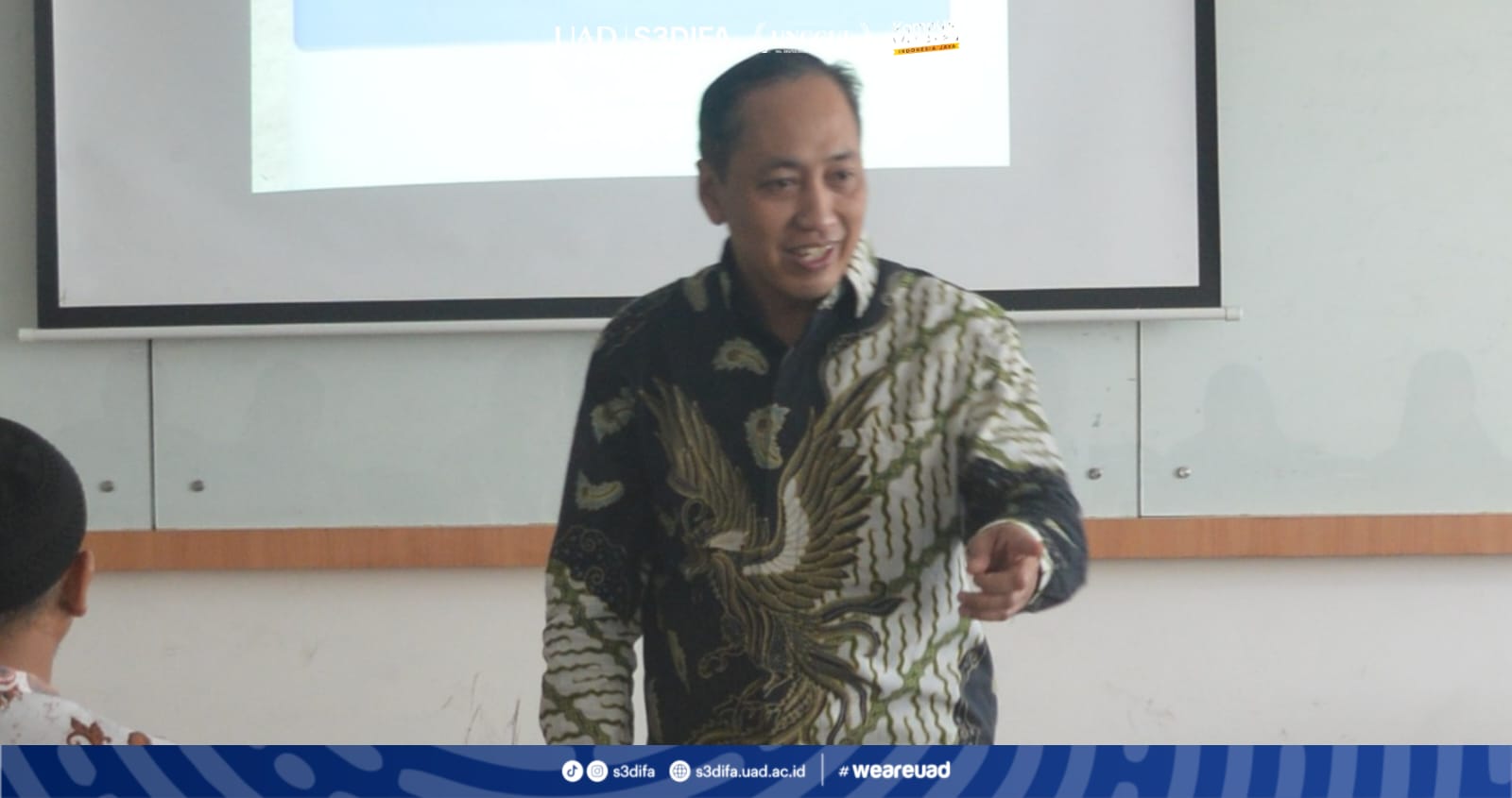 PROF. DR. IR. IMAM RIADI M.KOM. MENGAJAR FILSAFAT ILMU, MAHASISWA S3 ...